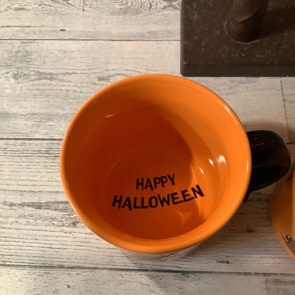 Peanuts Set of 2 Charlie Brown & Gang Halloween Camper Mugs - Picture 8 of 8